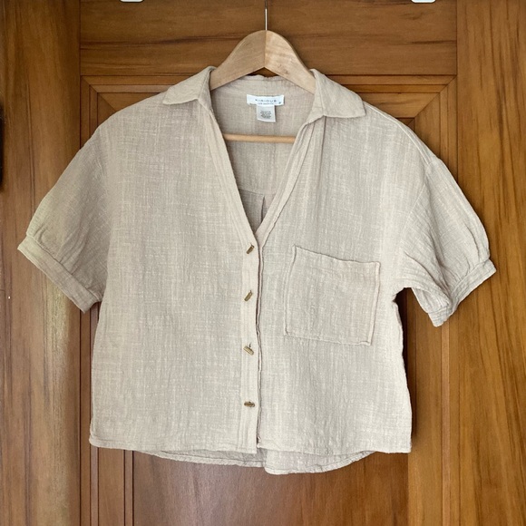 KIRIOUS LOS ANGELES Tops - KIRIOUS Los Angeles / Neutral Beige Cotton puff sleeve button down top
